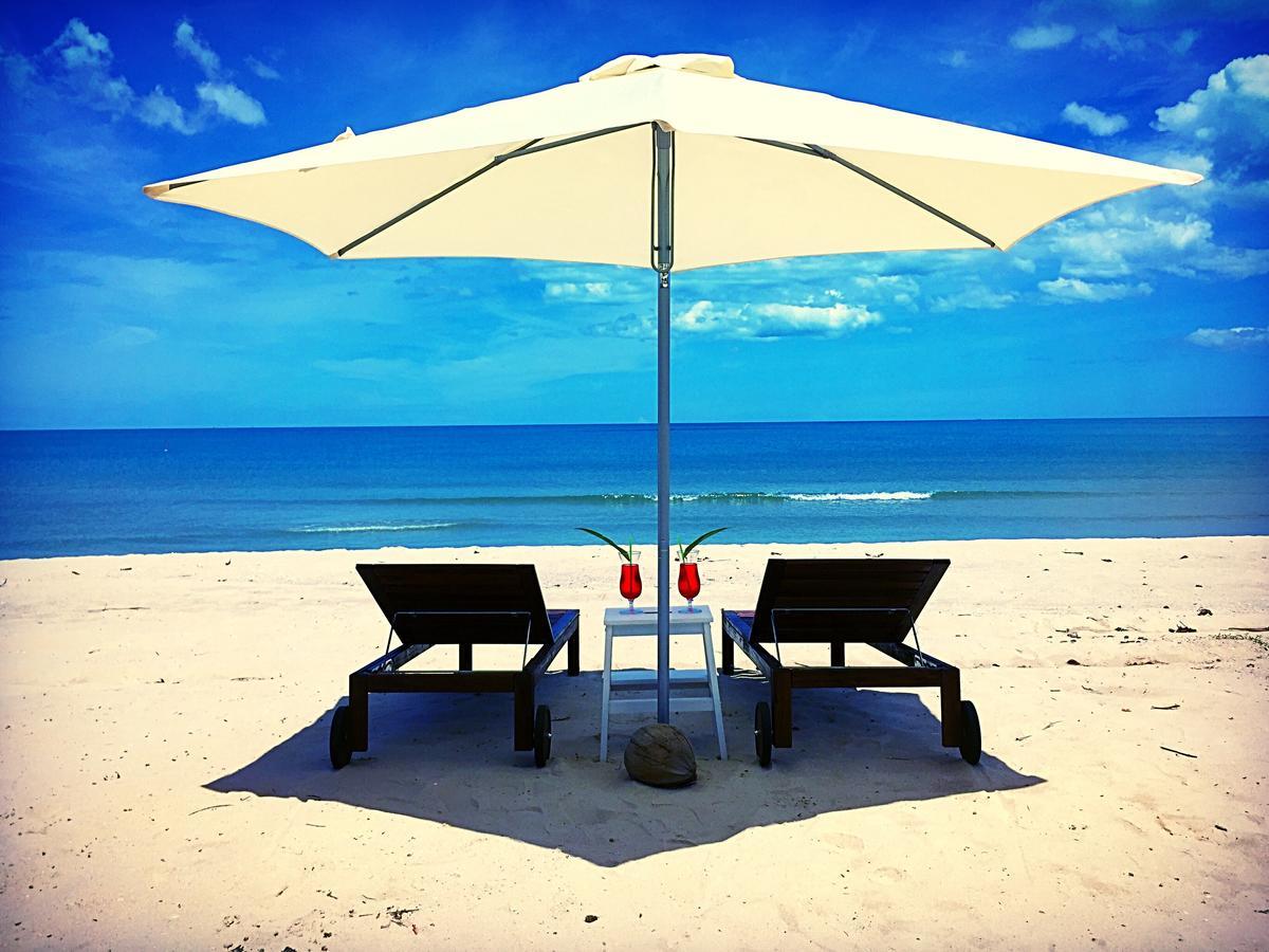Le Petit Saint Tropez Otel Khanom Dış mekan fotoğraf